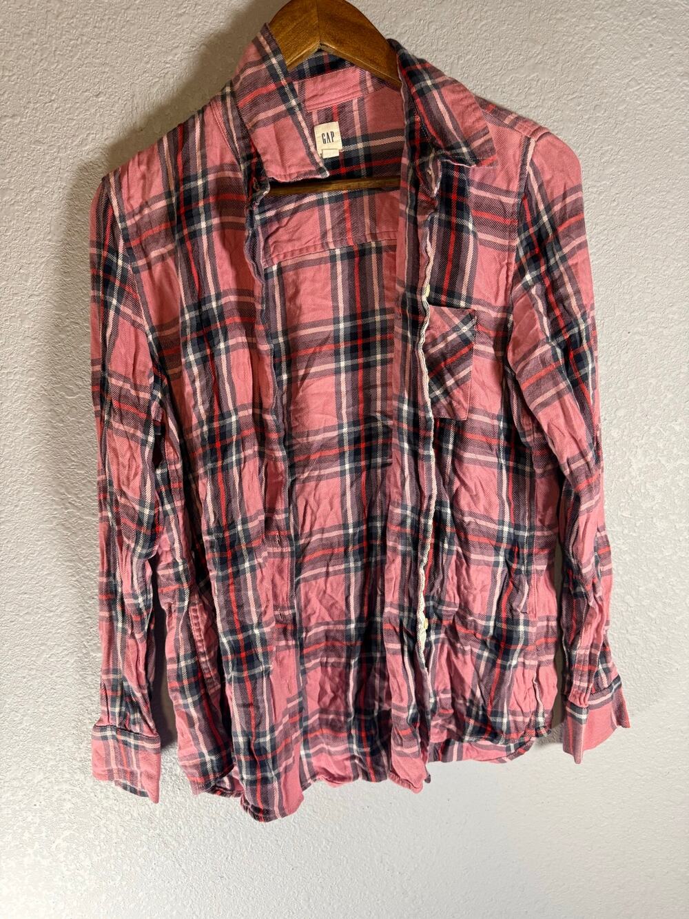 Gap Medium Pink Navy Plaid Long Sleeve Button Front Shirt